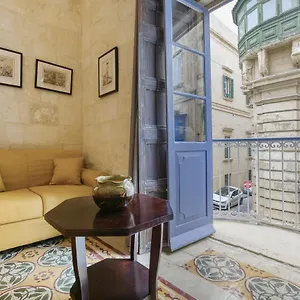 Vlt214- 2 Bedroom Townhouse , Valletta Malta
